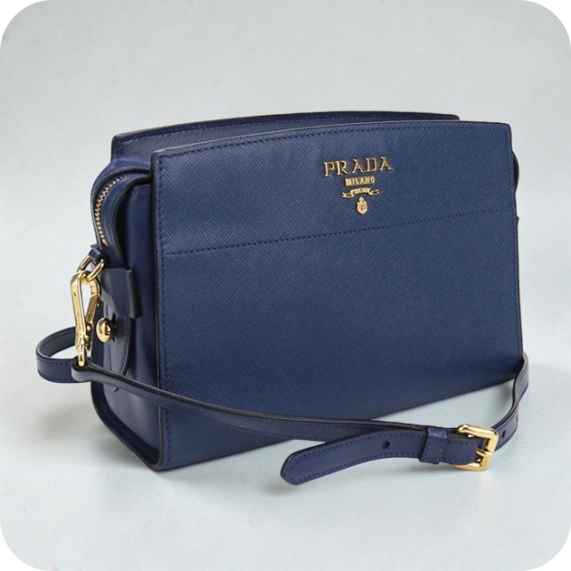 さくらんぼ　PRADA ネイビー テスート　ナイロン　ショルダーバッグ PRADA（プラダ） 中古 斜め掛け ショルダーバッグ レディース ブランド