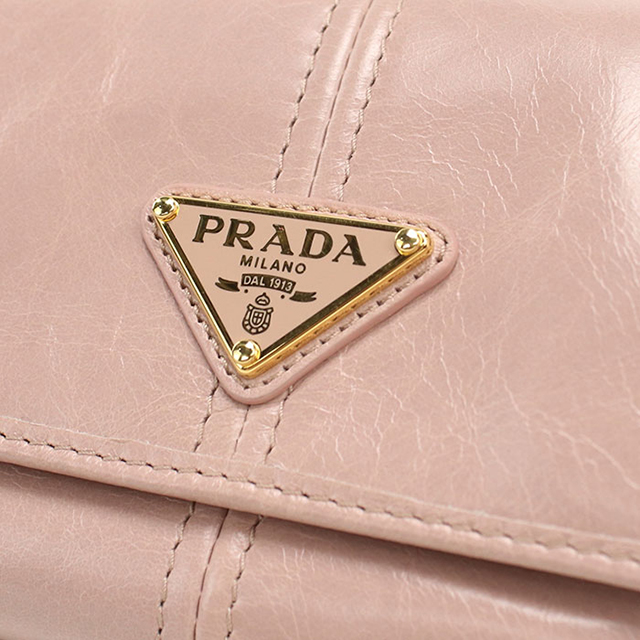 PRADA プラダ 三つ折り財布 レザーピンク コンパクトウォレットゴールドロゴ PRADA（プラダ） 中古 三つ折り財布 コンパクト 三折財布 レディース