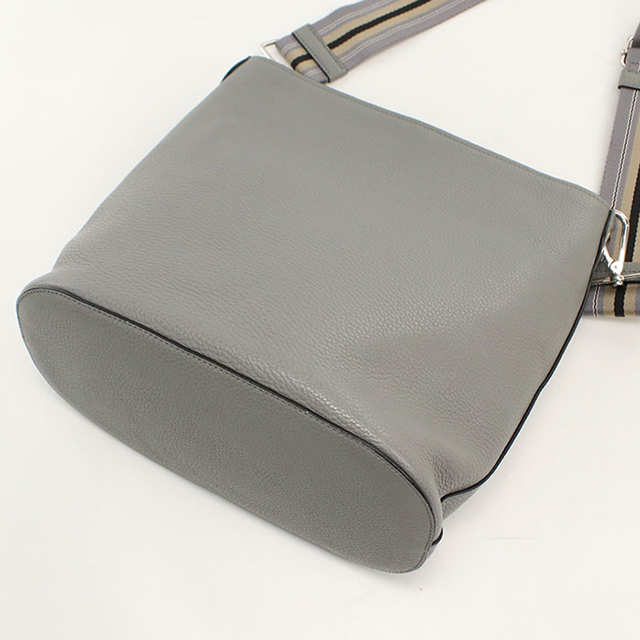 PRADA（プラダ） 中古 ショルダーバッグ レディース ブランド レザー