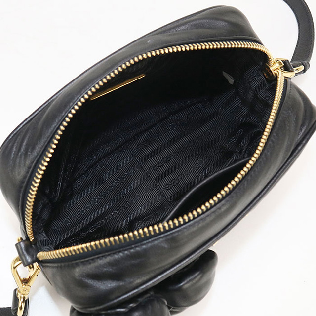 PRADA（プラダ） 中古 斜め掛け ショルダーバッグ レディース ブランド
