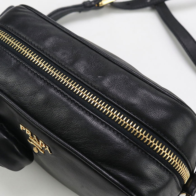 プラダ ショルダーバッグ美品  - BP0166 黒 PRADA（プラダ） 中古 斜め掛け ショルダーバッグ レディース ブランド