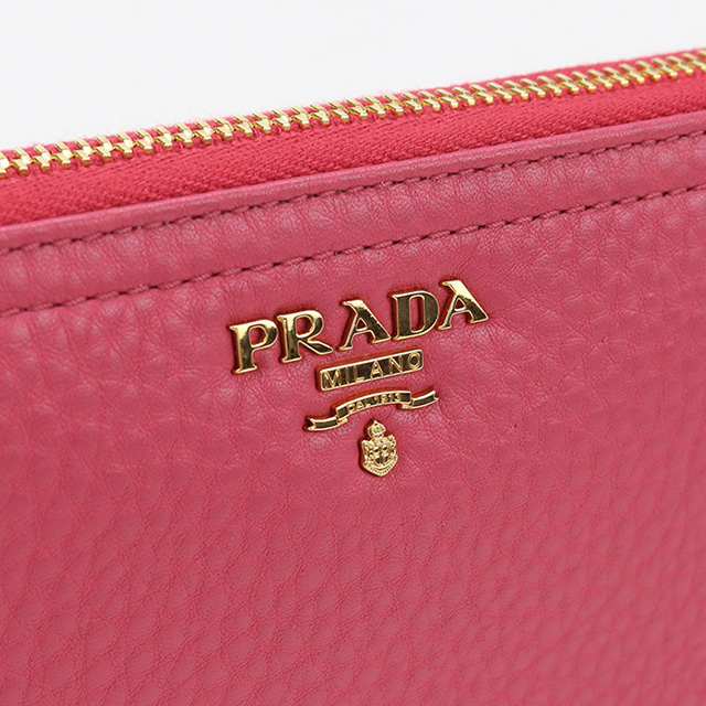 【美品】プラダ 長財布 フラップ ピンク 三角ロゴ ダイアグラム レディース PRADAのフリマアイテム一覧 【美品】プラダ 長財布 フラップ ピンク