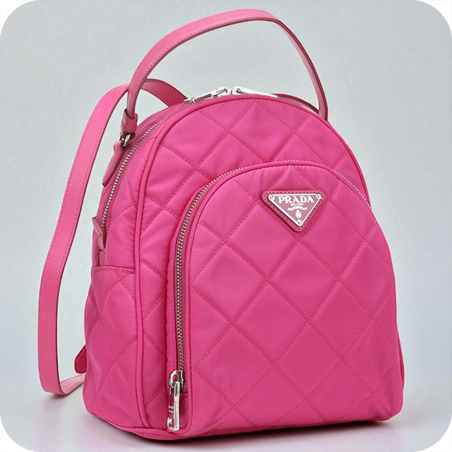 希少色✨プラダ PRADA ナイロン リュック バッグパック ピンク 三角ロゴ 楽天市場】プラダ PRADA 三角ロゴ リュックサック バックパック ピンク