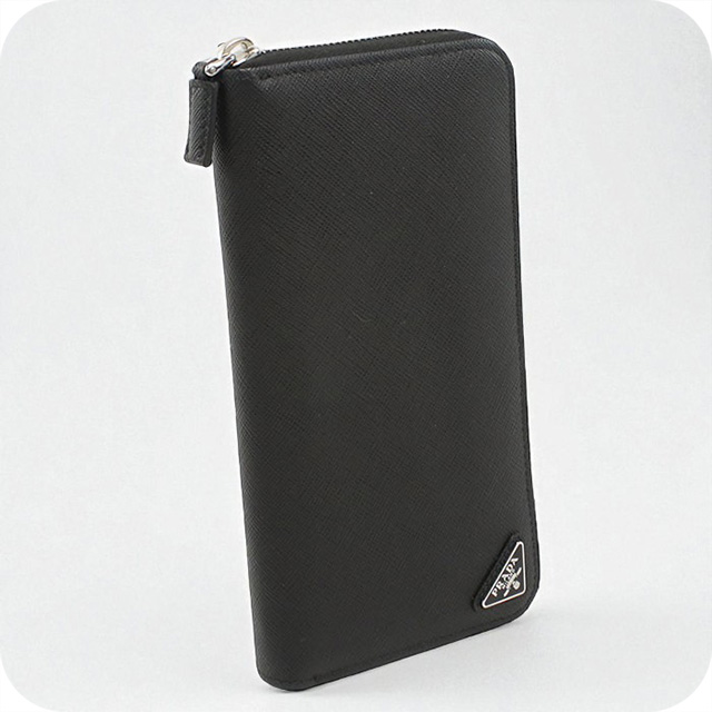近年モデル 美品✨プラダ ブラッシュドレザー トライアングルロゴ ラウンドジップ PRADA（プラダ） 美品 ブラッシュドレザー トライアングルロゴ