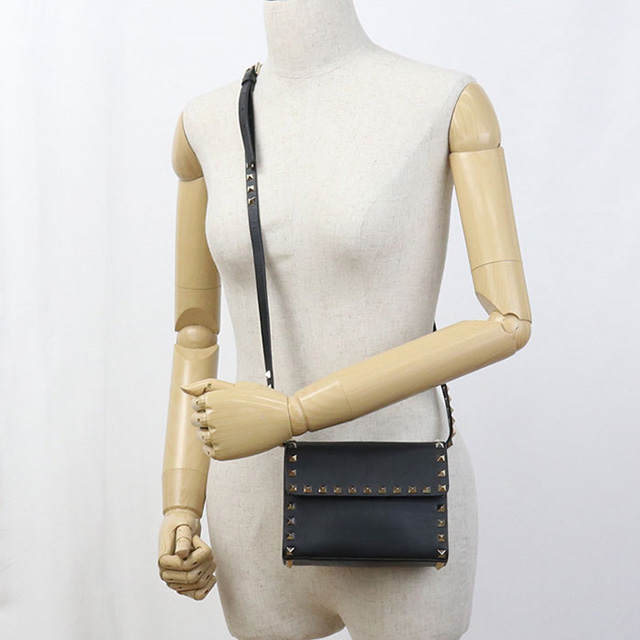 VALENTINO（ヴァレンティノ） 中古 斜め掛け ショルダーバッグ
