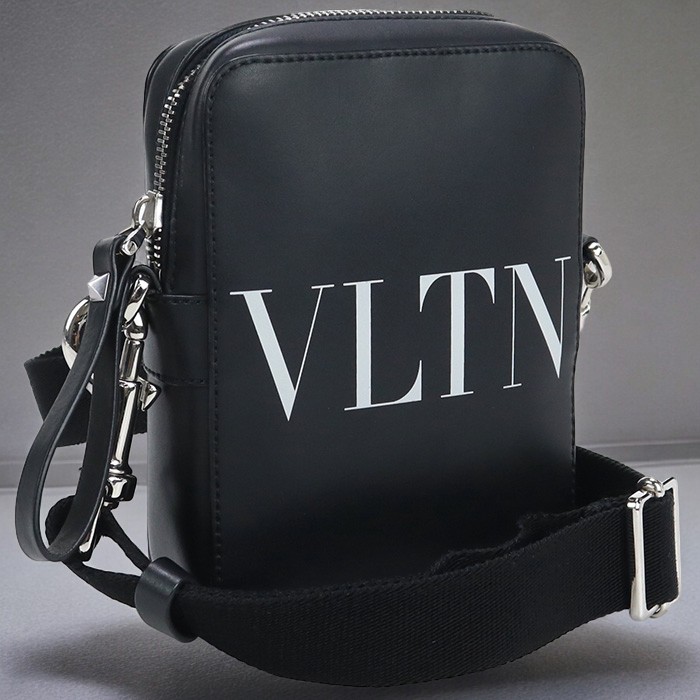 VALENTINO（ヴァレンティノ） 中古 斜め掛け ショルダーバッグ