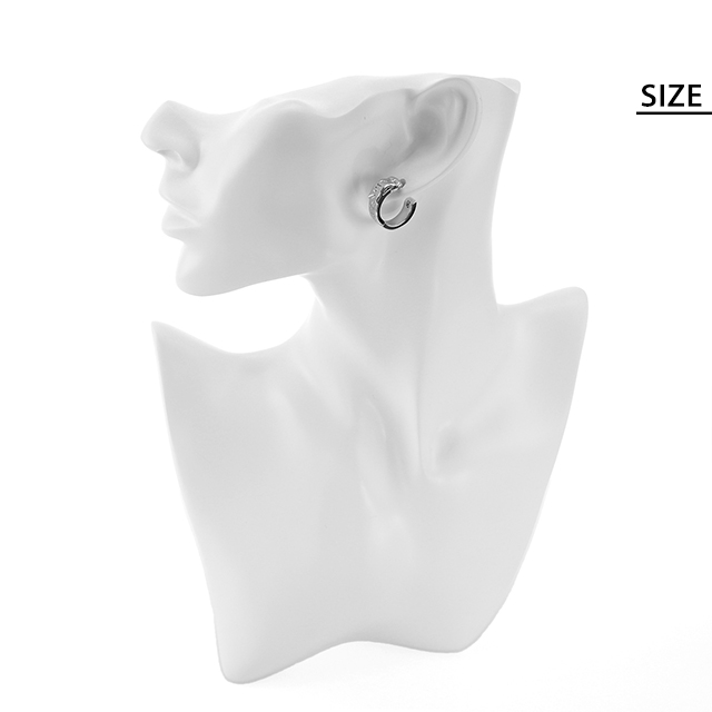 ヴィヴィアンウエストウッド BOBBY ピアス 真鍮 専用ポーチ付き Vivienne Westwood（ヴィヴィアンウエストウッド） ヴィヴィアン