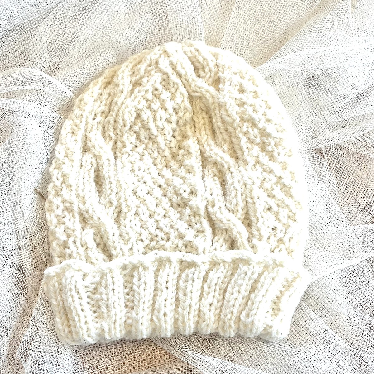 アラン模様のニット帽 手編み ウール100％ ハンドメイド 手洗い可