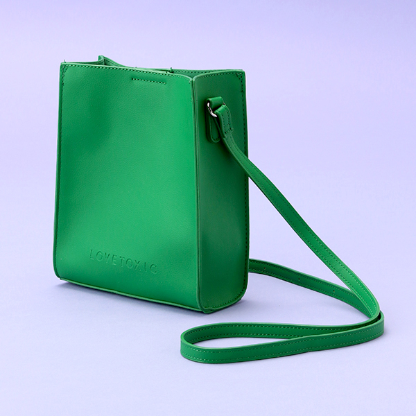 ラブトキシック(Lovetoxic)スクエアショルダーBAG【O_30】【outlet】