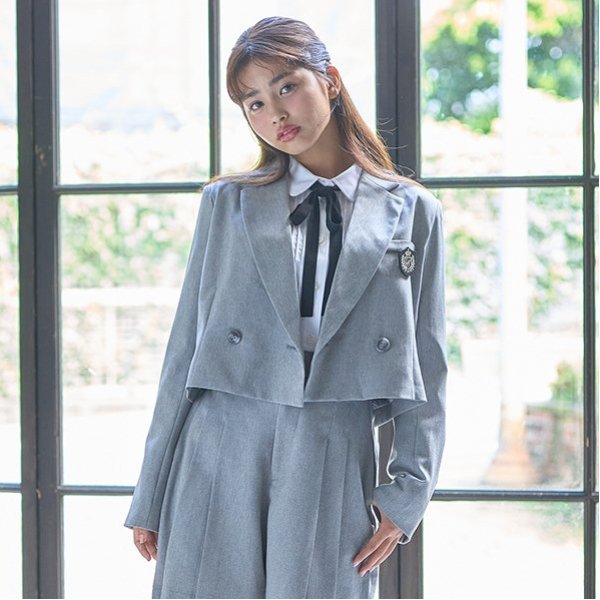 LOVETOXIC ラブトキシック(Lovetoxic)エンブレムつきボレロジャケット