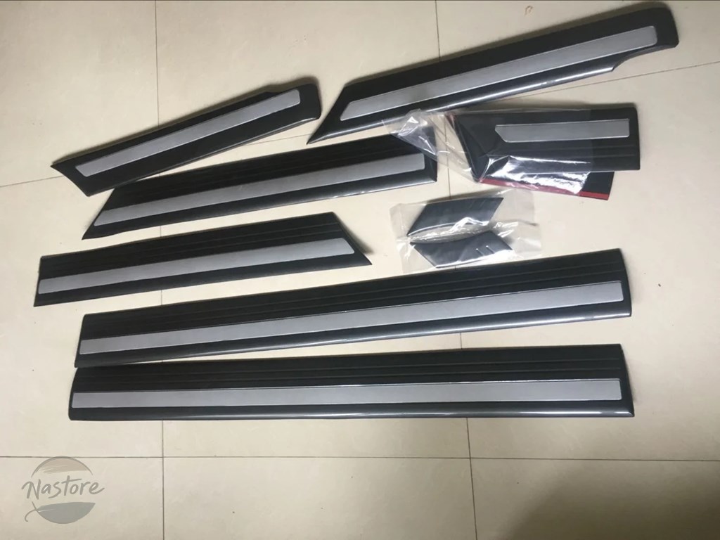 並行輸入品 トヨタランドクルーザー4500 4700 LC100 FZJ UZJ4500用カーアクセサリー カーアクセサリー ボディドアプレートプロテクター_2