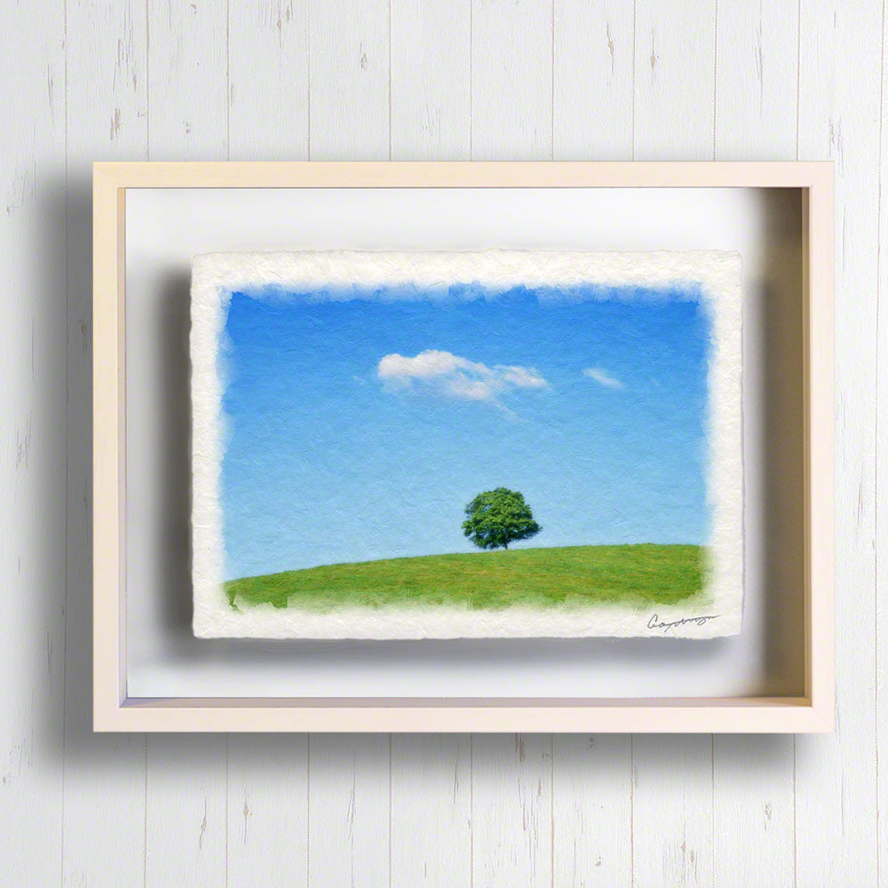 ポスター インテリア 北欧 おしゃれ 風景 和紙の絵写真 アートフレーム 額縁付き 空 青 「丘の木とはぐれ雲」｜natum｜02