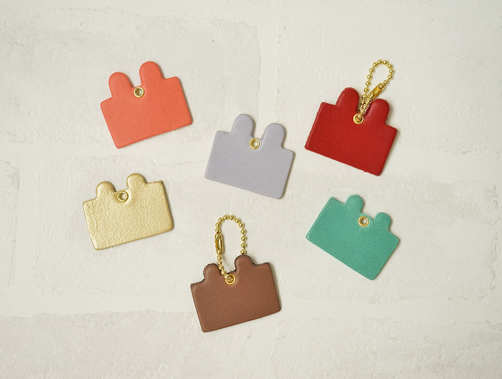 450円〜　オーダー受付♬ハンドメイドチャーム バッグチャーム 革 くま うさぎ かわいい ネームタグ 名入れ お名前