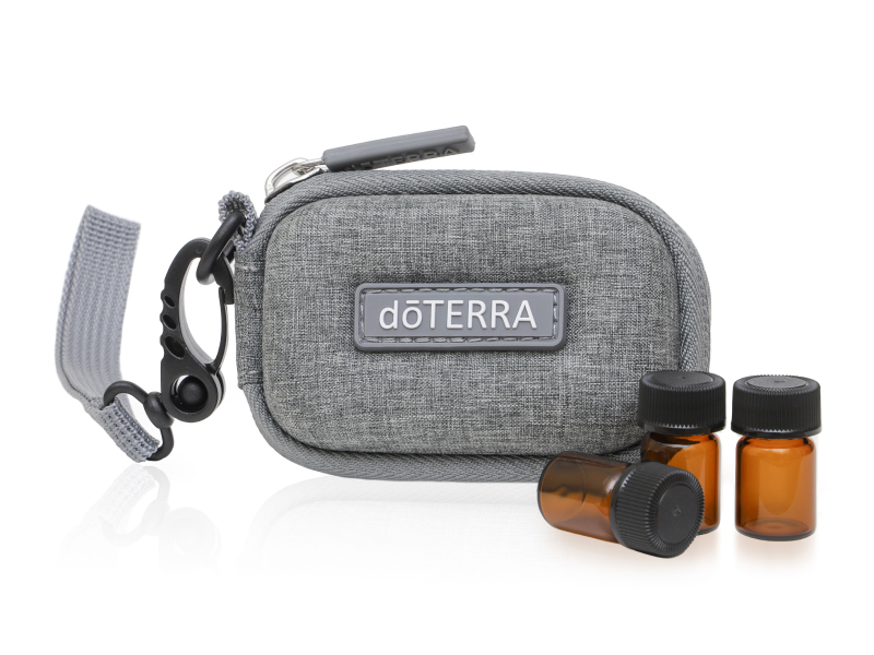 未使用】doTERRA ドテラ 携帯アロマオイルケース（ミニボトル8本付き