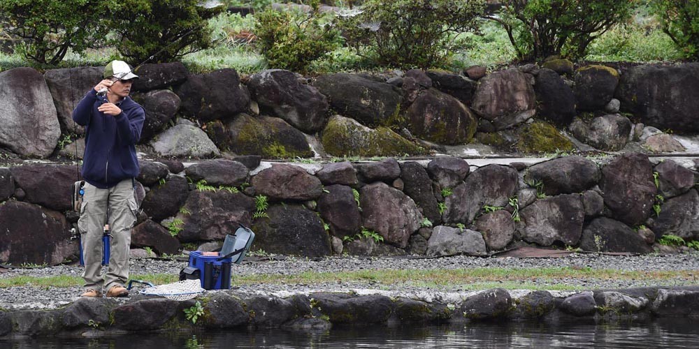 まずは釣る場所を確保しよう