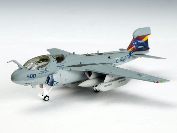 ◇高品質 EA-6B プラウラー VAQ-136 ガントレッツNF500 CAG 2004 200 ホーガン Mシリーズ HO7839 飛行機  航空機 戦闘機 飾る 飾り コレクション 趣味