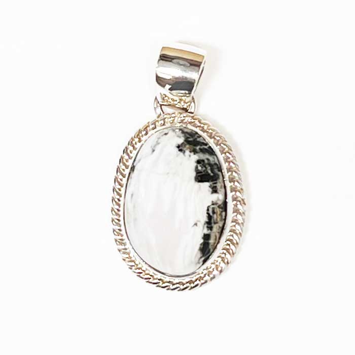 ナバホ　navajo ホワイトバッファロー ペンダント　トップ　シルバー925 ナバホ navajo シルバー 925 ホワイトバッファロー ネックレス トップ