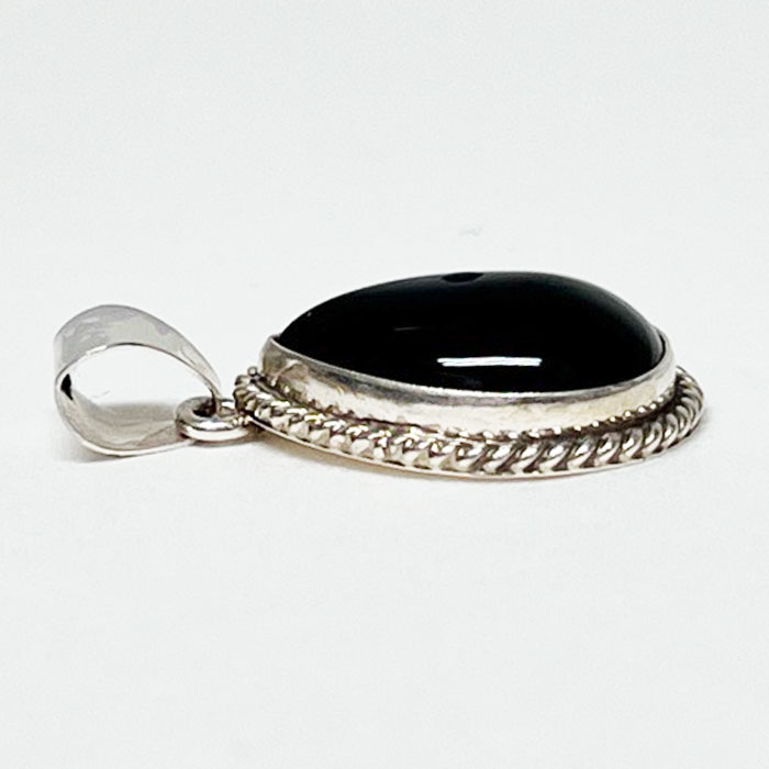 INDIAN JEWELRY NAVAJO "Peggy Skeet" Onyx & Silver Teardrop Pendant Top ナバホ族 オニキス シルバー ティアドロップ型 ペンダントトップ_3