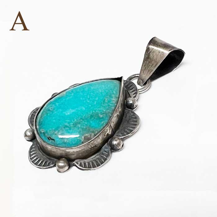 INDIAN JEWELRY NAVAJO "Tia Long" Kingman Turquoise & Silver Teardrop Pendant Top ナバホ族 キングマンターコイズ ティアドロップ ペンダントトップ |  | 02