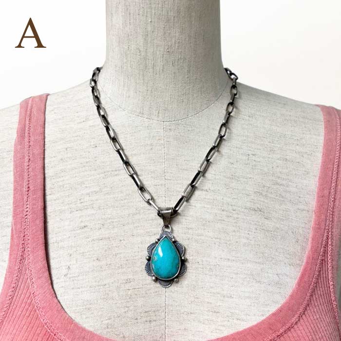 INDIAN JEWELRY NAVAJO "Tia Long" Kingman Turquoise & Silver Teardrop Pendant Top ナバホ族 キングマンターコイズ ティアドロップ ペンダントトップ |  | 05