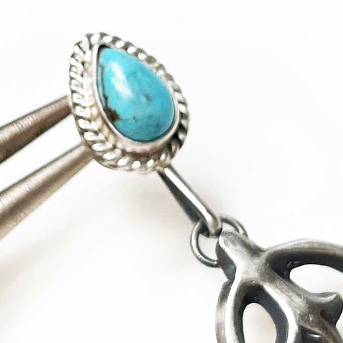 インディアンジュエリー ナバホ族 ターコイズ ナジャ シルバー ピアス