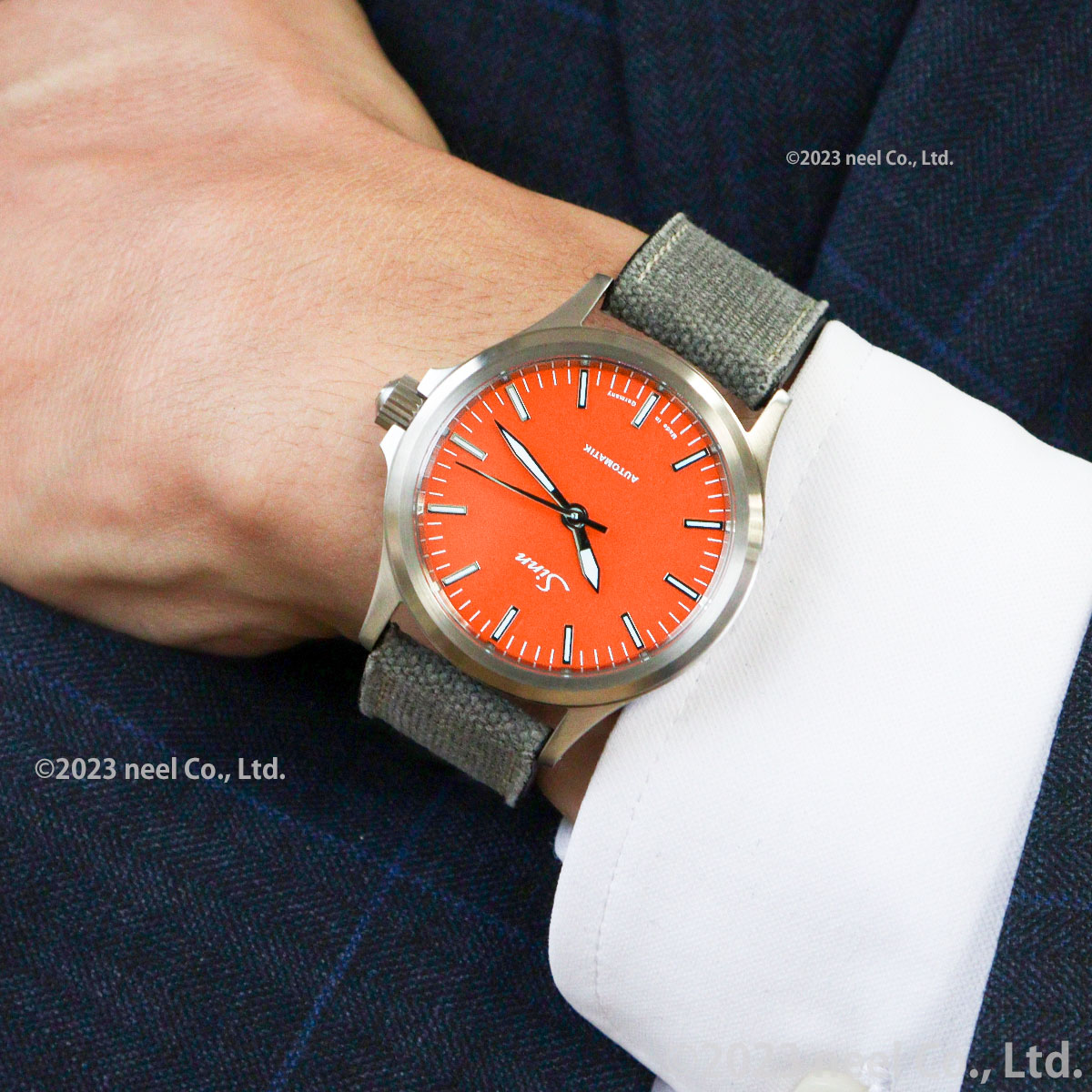 Sinn（ジン） （8月末でYahoo販売終了） 556 Carnelian Red 自動巻