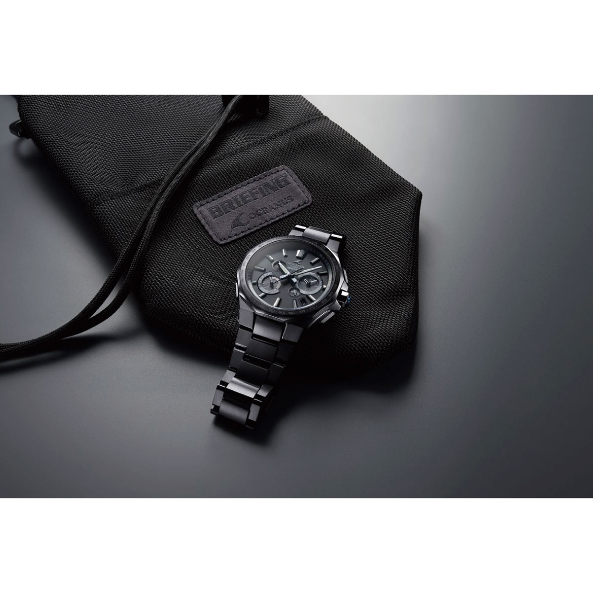 オシアナス 電波ソーラー BRIEFING コラボ 限定モデル 腕時計 メンズ