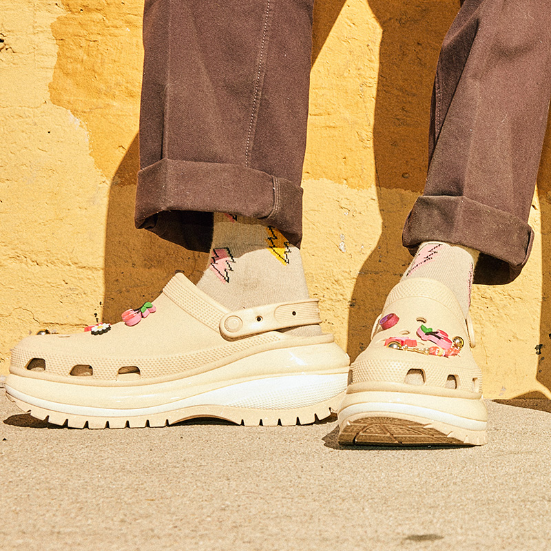 【CROCS】MEGA CRUSH CLOG☆ ヒールの高さ8.5cm☆男女共用 CROCS Mega Crush Clog メガ クラッシュ クロッグ (CROCS