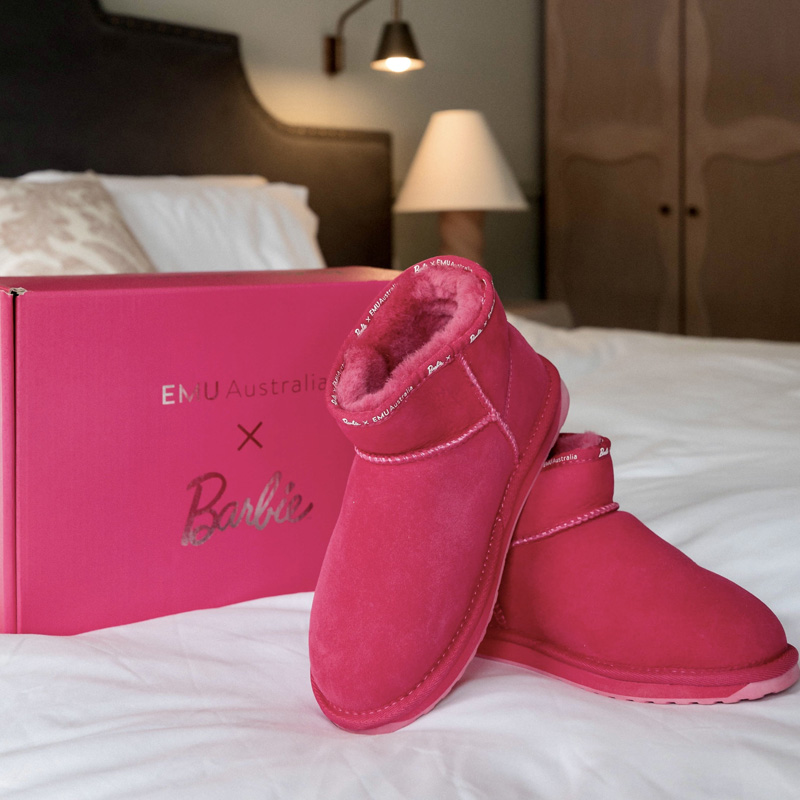 未使用品 EMU Australia x Barbie ムートンブーツ 正規品 EMU Australia（エミュ オーストラリア） エミュー レディース
