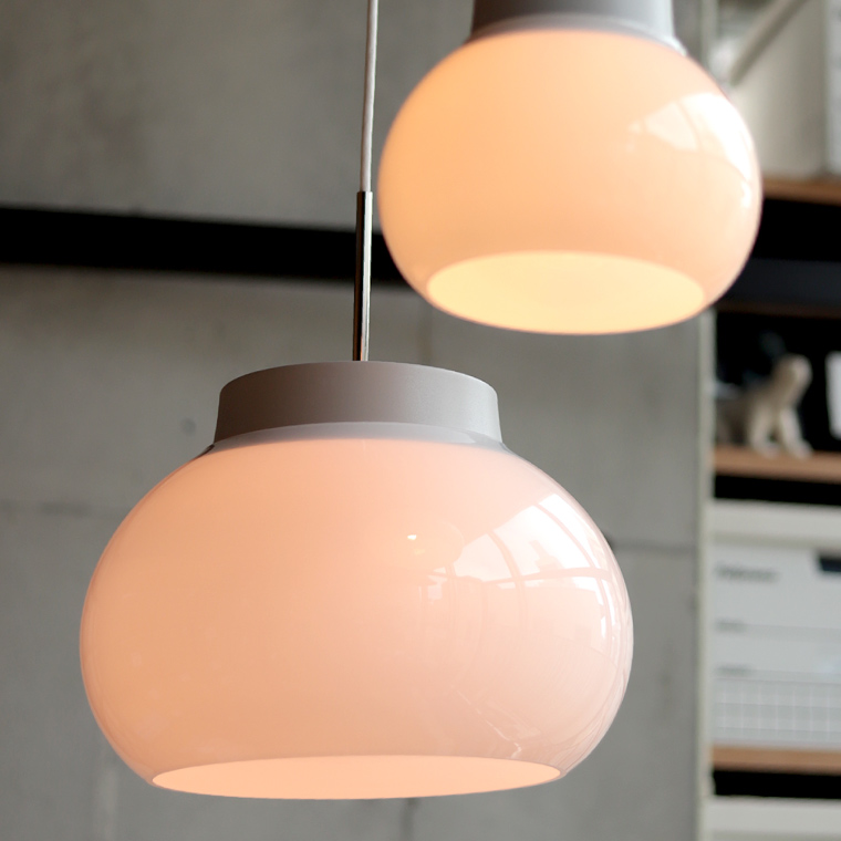 ガラスシェードペンダントライト kom コム L 北欧 1灯 照明器具 おしゃれ 丸形 ランプシェード E26 大型 乳白 ホワイト 白 LED 引掛けシーリング 食卓 カフェ風 kom コム ガラスシェードペンダントライト kom コム L 北欧 1灯 照明器具 おしゃれ 丸形 ランプシェード E26 大型 乳白 ホワイト 白 LED 引掛けシーリング 食卓 カフェ風 kom コム