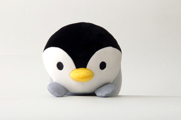 抱き枕 クッション 約20×57cm アニマル型 ペンギン ブラック 側地：ポリエステル100％ 伸縮ベロア生地 リビング〔代引不可〕