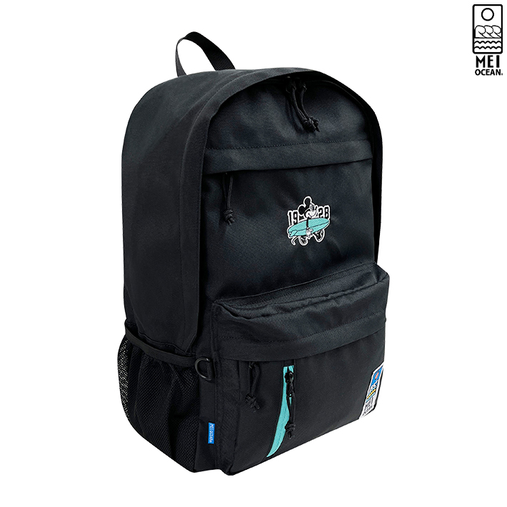 新品】米ディズニーランド オーランド 黒 リュック ミッキーシェイプ 