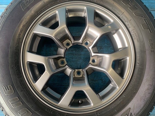 中古 15インチ タイヤ&ホイール 4本セット スズキ純正 ジムニーシエラ