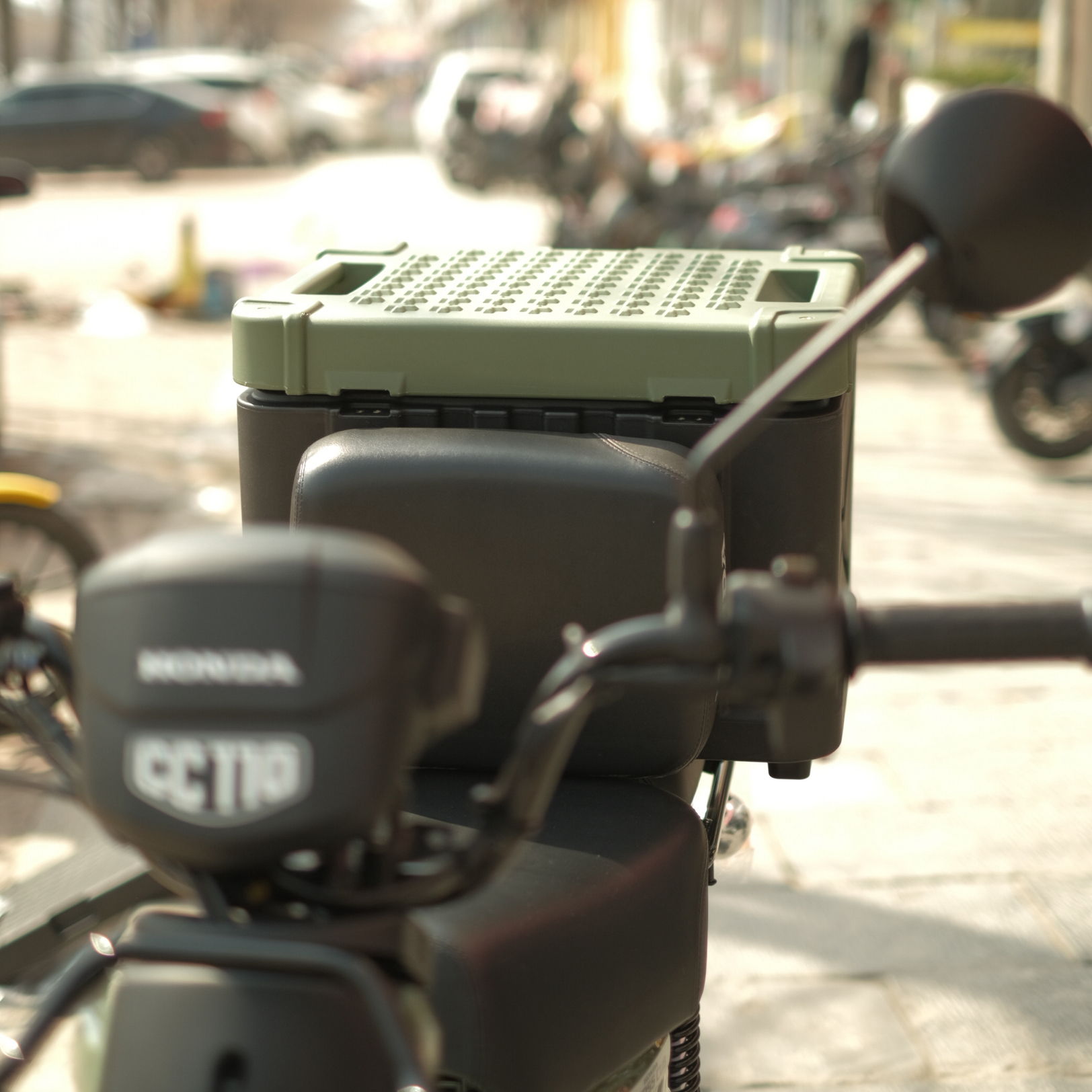 クロスカブ 3色 43L リアボックス バイク バイク用 かわいい