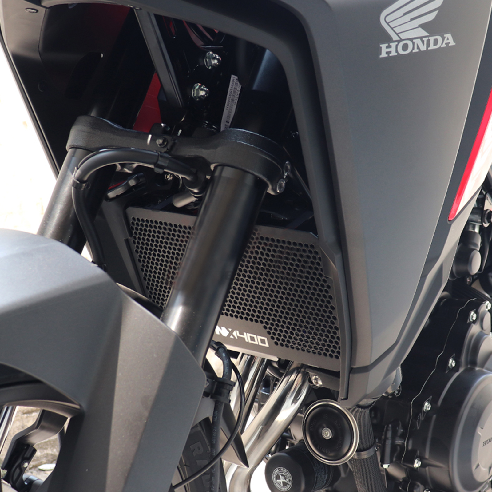 傷 ホンダ NX400 ラジエーター カバー ガード プロテクター 擦り傷防止