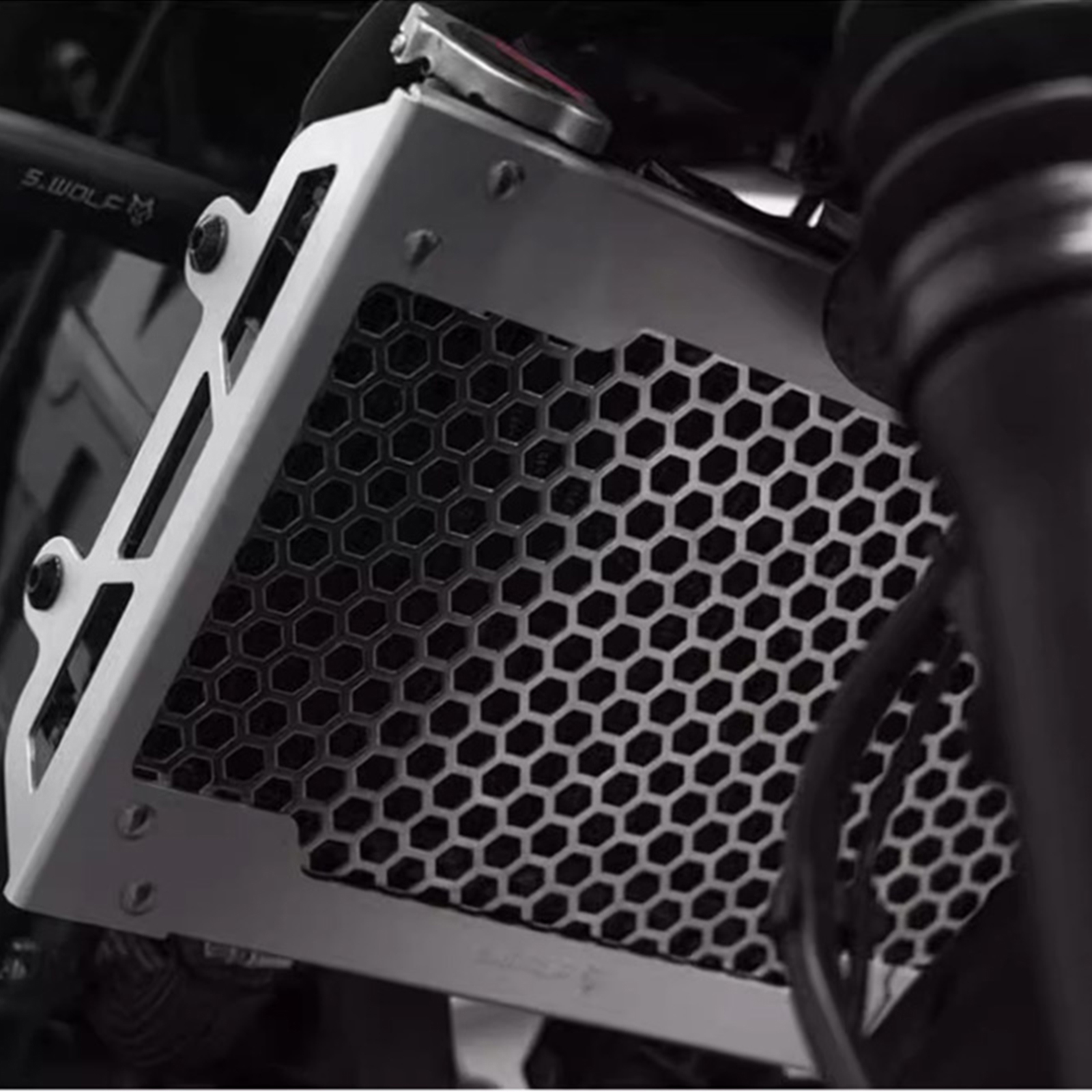 ホンダ レブル250/500 ラジエーター カバー ガード プロテクター フロントフォーク ステンレス製 虫侵入 カスタム 後付け感無い 保護 外装パーツ 取寄せ 爆買_2