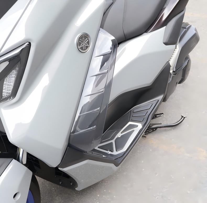 YAMAHA（ヤマハ） NMAX125 NMAX155 2025 2026 年式 レッグシールド