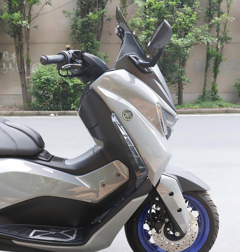 YAMAHA（ヤマハ） NMAX125 NMAX155 2025 2026 年式 レッグシールド