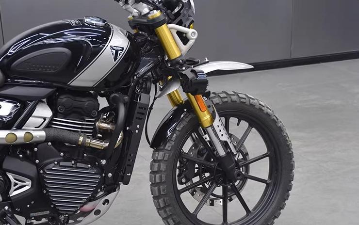 ホンダ（HONDA） スクランブラー 400X スピード 400 フロント