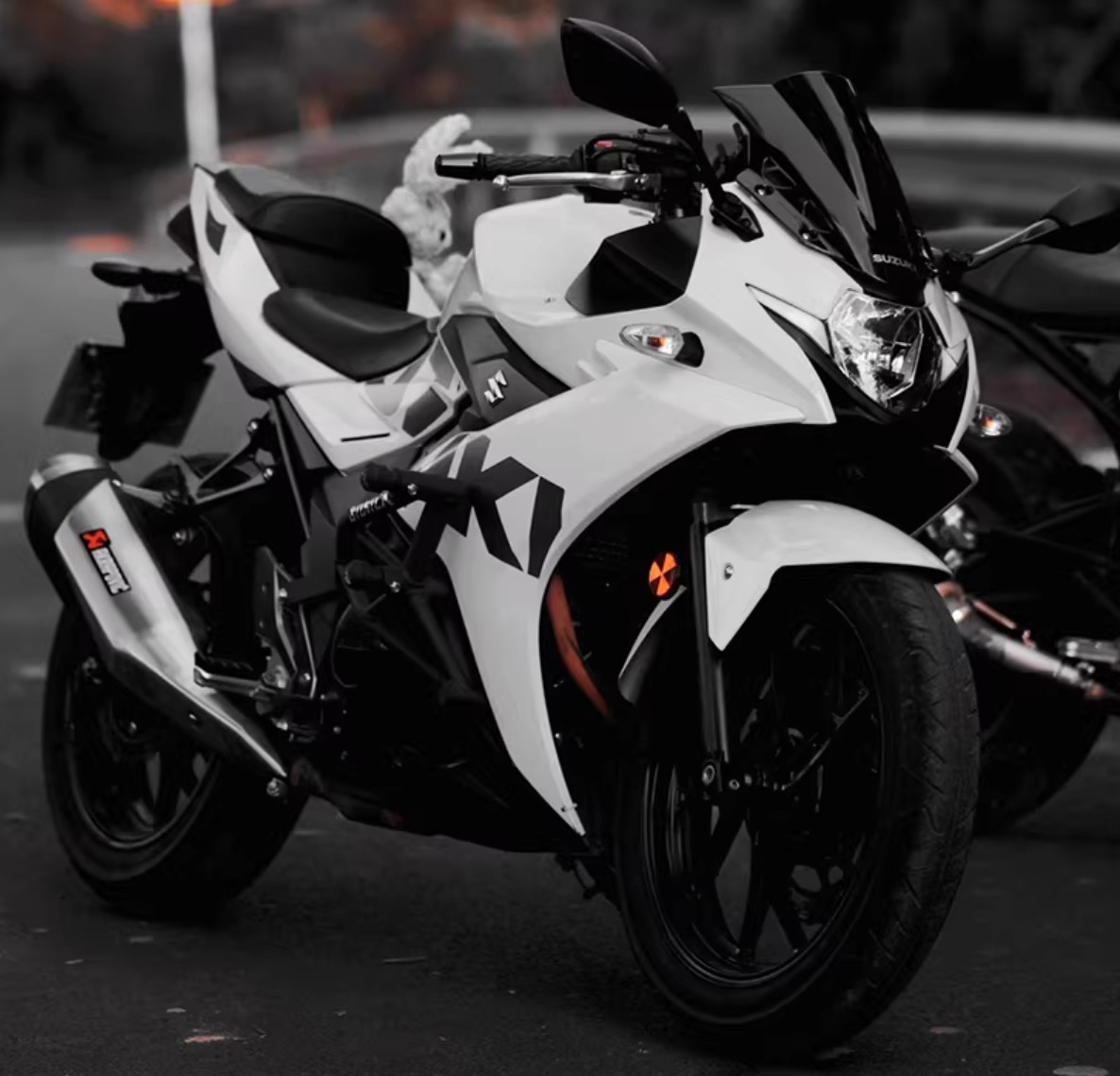 gsx250r カウル一式 ホワイト/ブラック gsx250r カウル一式 ホワイト/ブラック 【公式通販】