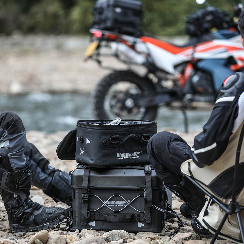 防水車体装着バッグ コンパクト 黒 クロスカブ シートバッグ オートバイ用 リアバッグ 36L ヘルメット