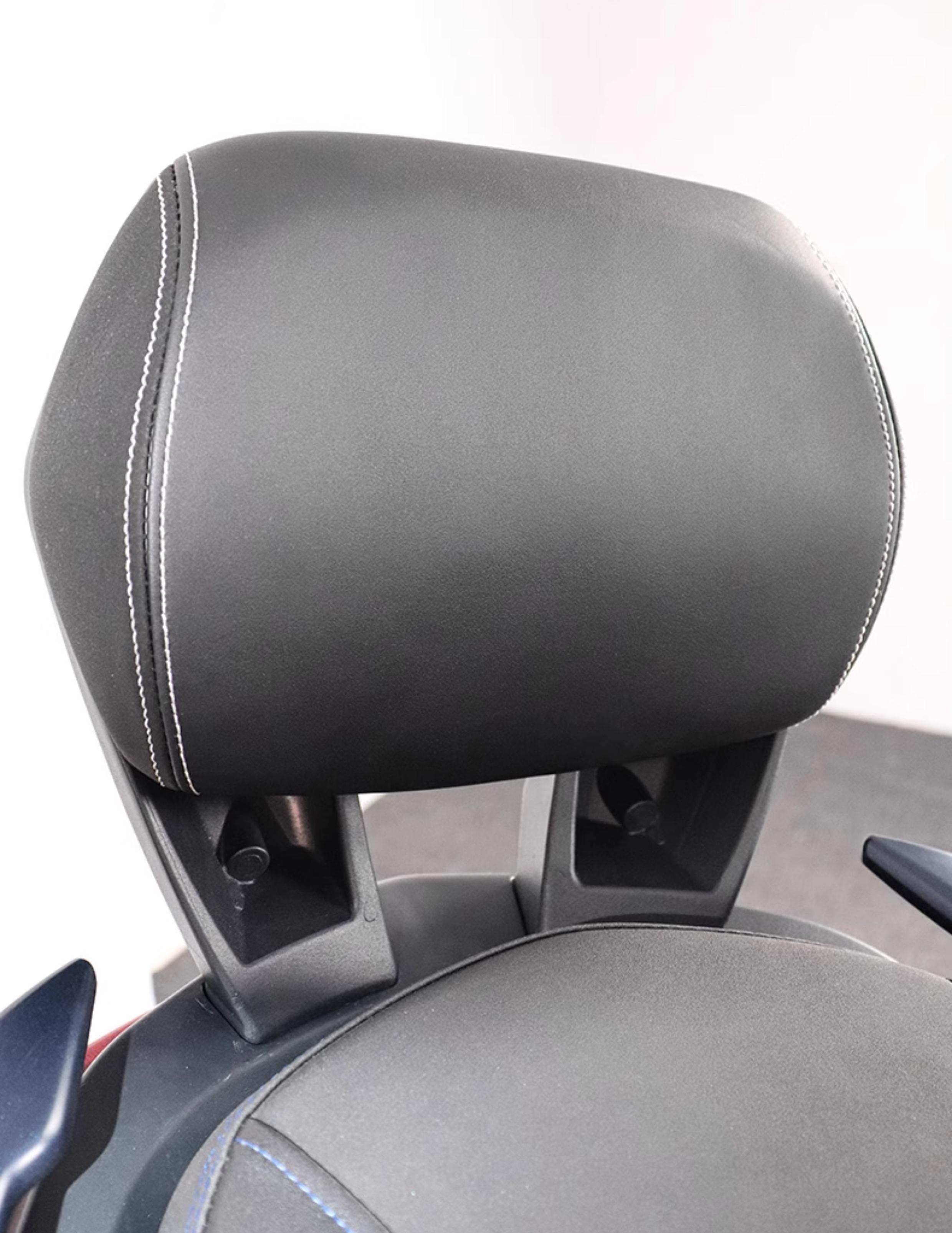 YAMAHA（ヤマハ） XMAX300 2025年式 バックレスト 背もたれ