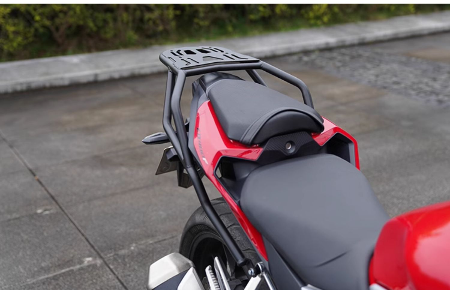 デイトナ バイク リアキャリア CB400SF/SB(14-21) 中古 デイトナ バイク リアキャリア CB400SF/SB(14-21) 中古