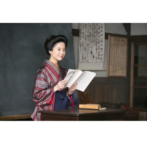 連続テレビ小説 花子とアン 完全版 DVD-BOX1 全4枚 : NHKスクエア