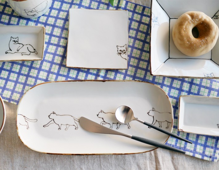 内村七生 白猫 長角豆皿 (眠り) : 輸入ブランド洋食器専門店2本の剣