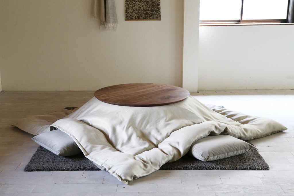 こたつ　 日本製　国産　円形　丸型　 天然木　ナチュラル　新品同様 日美 無垢コタツテーブル EN エン 円形こたつ リビングテーブル ニチビ