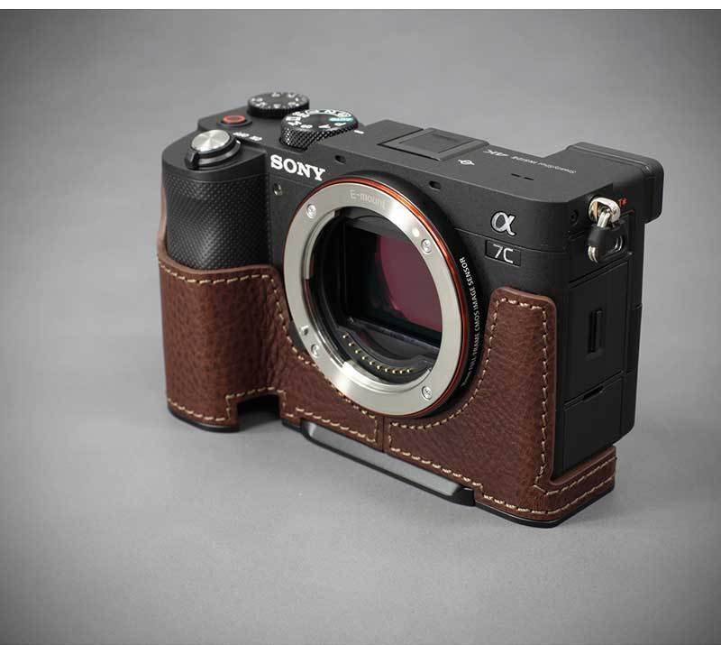 LIM'S SONY α7C 専用 イタリアンレザー カメラケース Brown メタル 