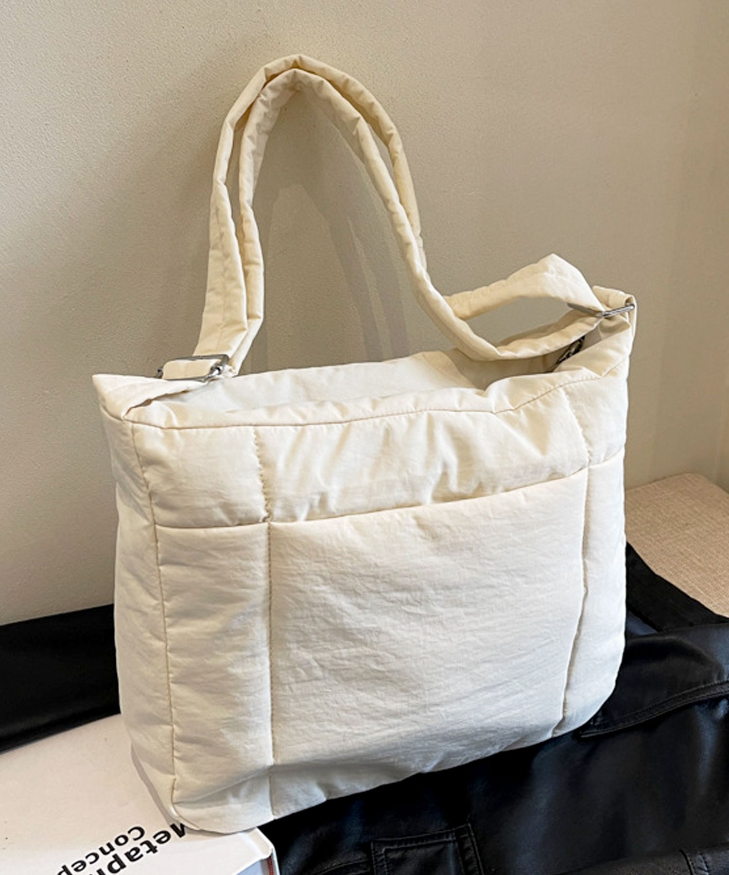HANA ロゴラウンドバッグ 公式 新品・未開封 - メルカリ