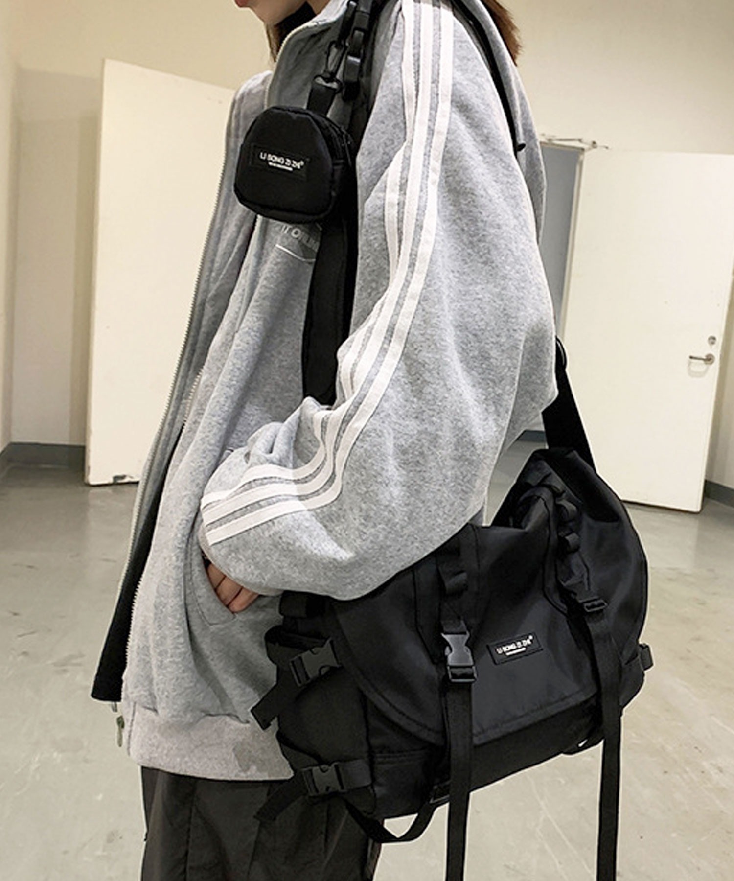 ショルダーバッグ レディース メンズ 斜めがけ 大人 大容量 かっこいい