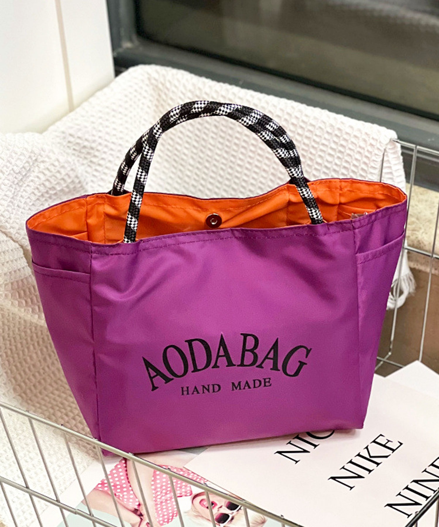 ハンドバッグ レディース 軽量 ミニ 小さめ おしゃれ ナイロン 手提げ 